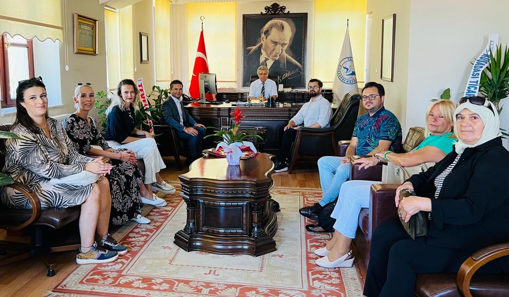 Kuşadası Deva Partisi İlçe Başkanı Kaymakamımıza Hayırlı Olsun Ziyaretinde Bulundu