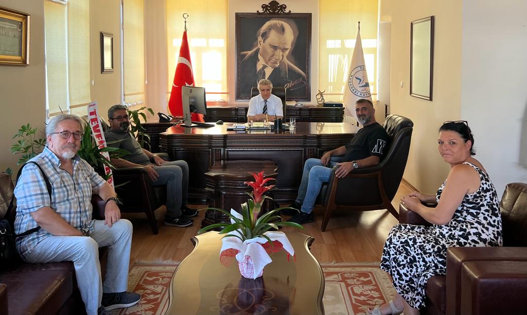 Kuşadası Gazeteciler Cemiyeti Dayanışma Derneği Kaymakamımıza Hayırlı Olsun Ziyaretinde Bulundu