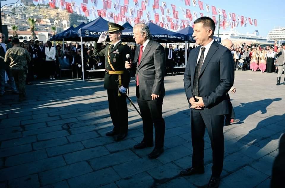 Cumhuriyetimizin İlan Edilişinin 101. inci Yıl Dönümü Kuşadası' nda Çeşitli Etkinliklerle Kutlandı 
