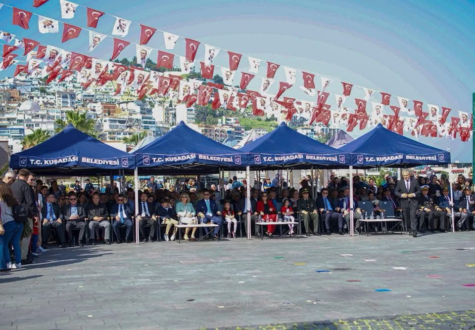 23 Nisan Ulusal Egemenlik ve Çocuk Bayramı Kuşadası'nda Coşkuyla Kutlandı.